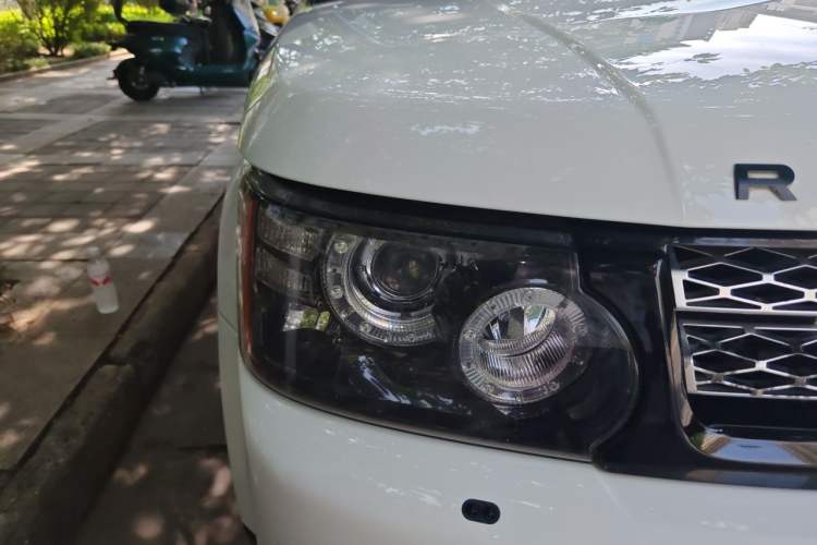 Used Land Rover Range Sport 2012 3.0 TDV6 HSE Diesel Edition Right Front Headlight