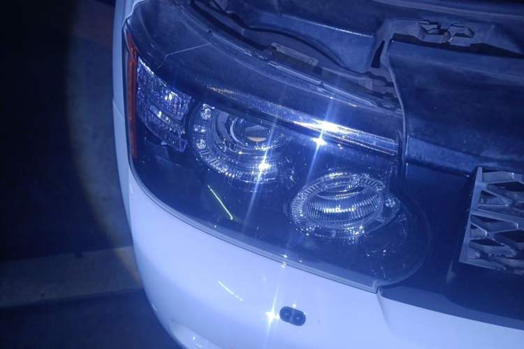Used Land Rover Range Sport 2012 3.0 TDV6 HSE Diesel Edition Right Front Headlight