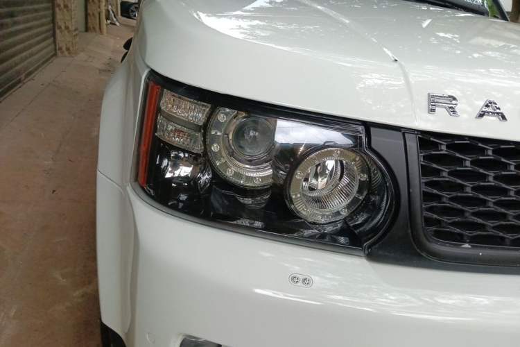 Used Land Rover Range Sport 2012 3.0 TDV6 HSE Diesel Edition Right Front Headlight