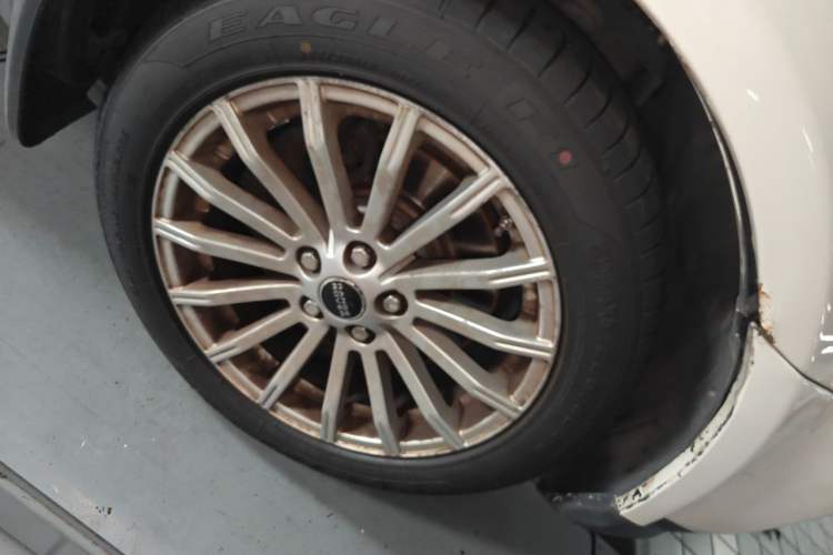 Used Land Rover Range Sport 2012 3.0 TDV6 HSE Diesel Edition Right Front Wheel Hub