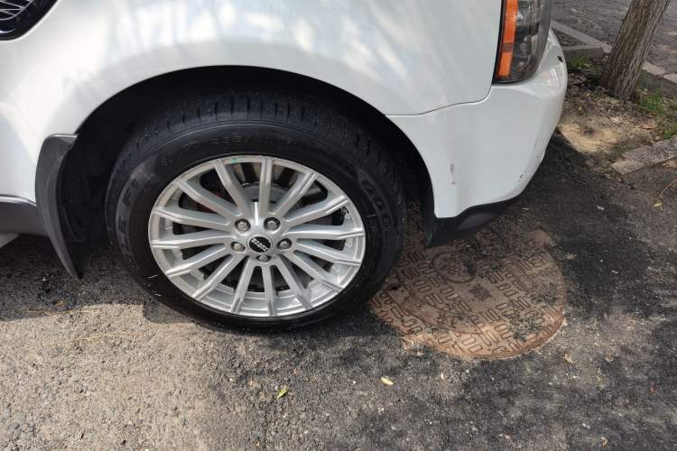 Used Land Rover Range Sport 2012 3.0 TDV6 HSE Diesel Edition Right Front Wheel Hub