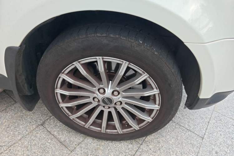 Used Land Rover Range Sport 2012 3.0 TDV6 HSE Diesel Edition Right Front Wheel Hub