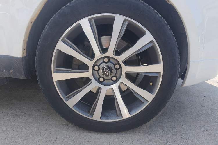 Used Land Rover Range Sport 2012 3.0 TDV6 HSE Diesel Edition Right Front Wheel Hub