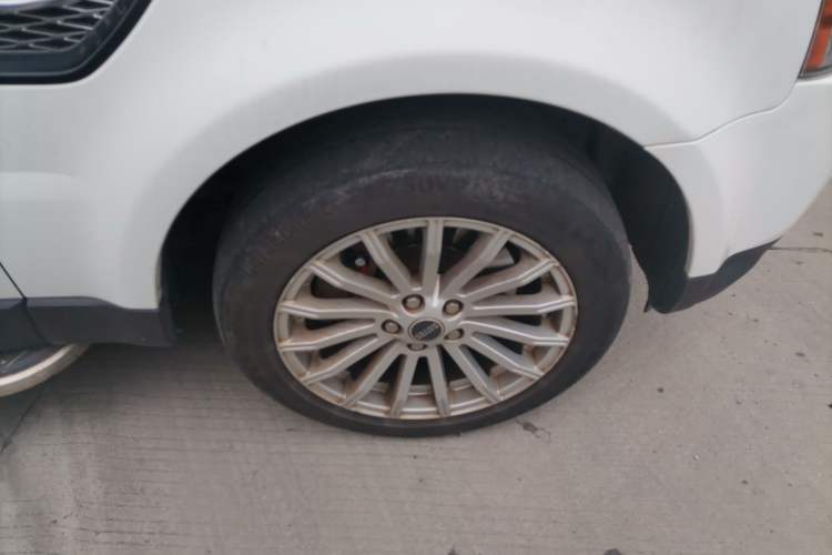 Used Land Rover Range Sport 2012 3.0 TDV6 HSE Diesel Edition Right Front Wheel Hub