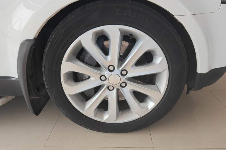 Used Land Rover Range Sport 2012 5.0 SC V8 HSE Right Front Wheel Hub