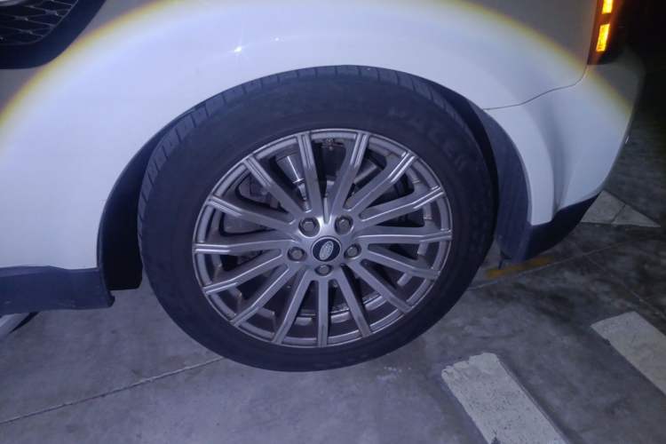 Used Land Rover Range Sport 2012 3.0 TDV6 HSE Diesel Edition Right Front Wheel Hub