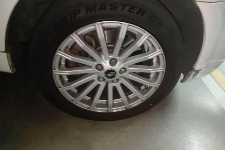 Used Land Rover Range Sport 2012 3.0 TDV6 HSE Diesel Edition Right Front Wheel Hub