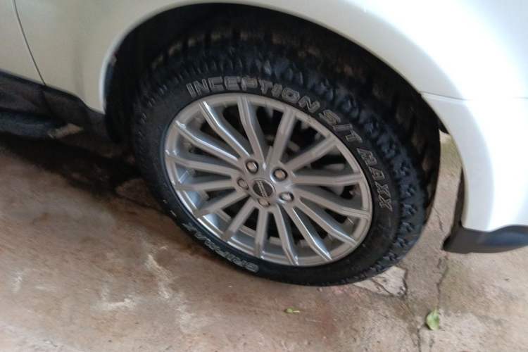 Used Land Rover Range Sport 2012 3.0 TDV6 HSE Diesel Edition Right Front Wheel Hub
