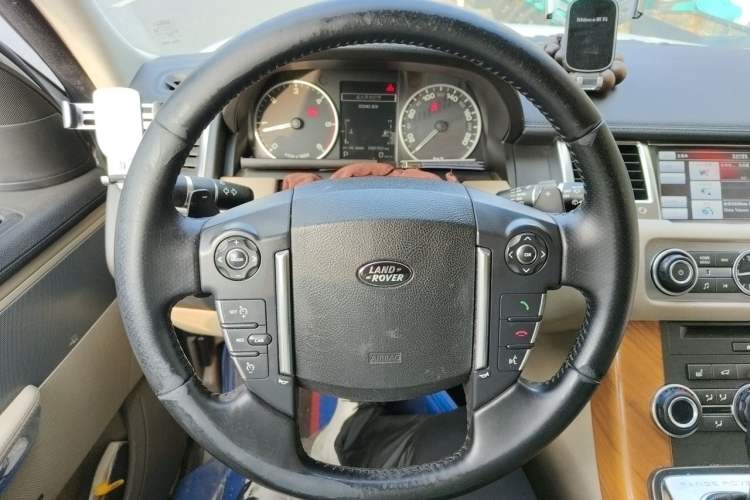 Used Land Rover Range Sport 2012 3.0 TDV6 HSE Diesel Edition Steering Wheel