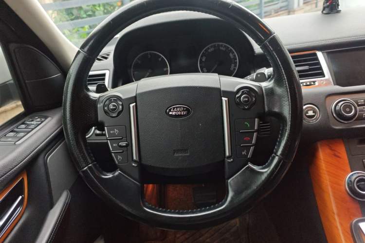Used Land Rover Range Sport 2012 3.0 TDV6 HSE Diesel Edition Steering Wheel