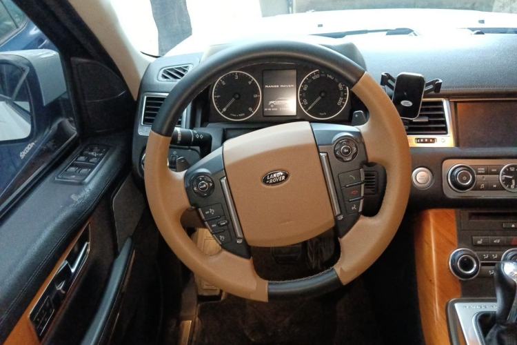 Used Land Rover Range Sport 2012 3.0 TDV6 HSE Diesel Edition Steering Wheel