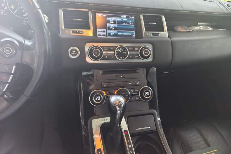 Used Land Rover Range Sport 2013 3.0 TDV6 Diesel Ultimate Sport Edition Audio And AC Panel