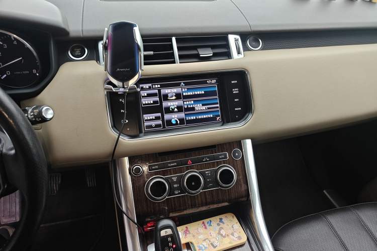 Used Land Rover Range Sport 2013 3.0 V6 U.S. Specification Audio And AC Panel