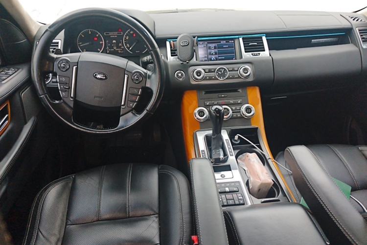 Used Land Rover Range Sport 2013 3.0 TDV6 Diesel Edition Center Console