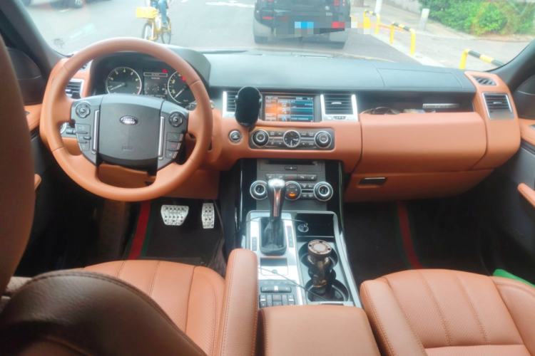 Used Land Rover Range Sport 2013 5.0 NA V8 HSE Center Console