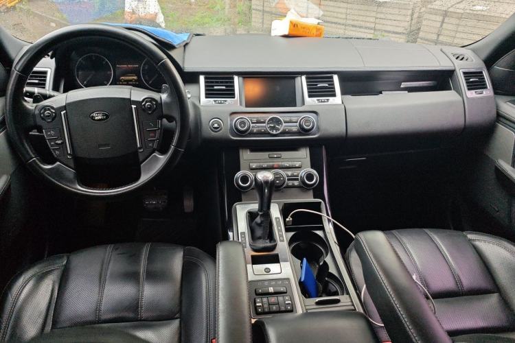 Used Land Rover Range Sport 2013 3.0 TDV6 Diesel Edition Center Console