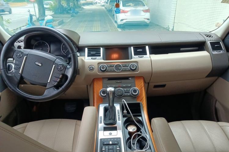 Used Land Rover Range Sport 2013 3.0 TDV6 Diesel Edition Center Console