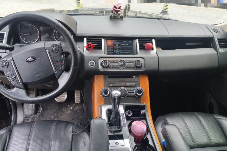 Used Land Rover Range Sport 2013 3.0 TDV6 Diesel Edition Center Console