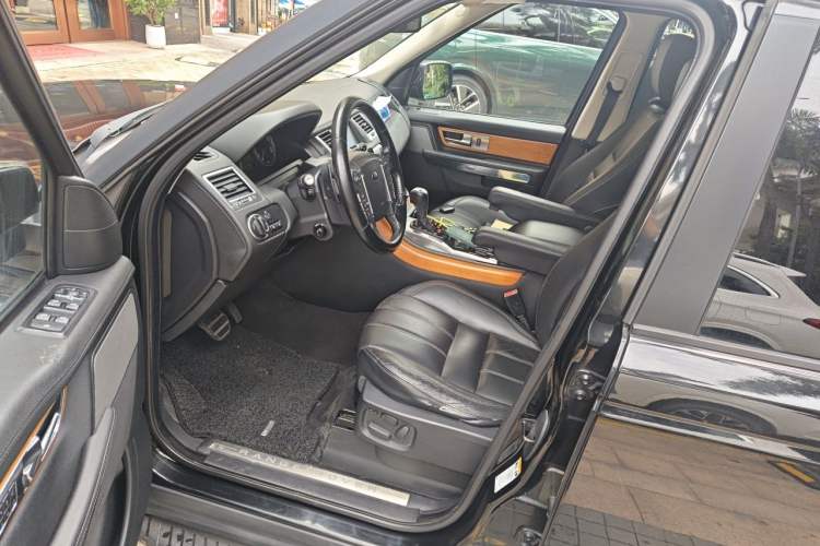 Used Land Rover Range Sport 2013 3.0 TDV6 Diesel Edition Driver Seat
