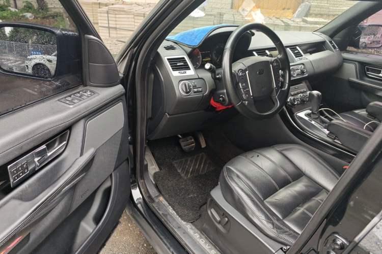 Used Land Rover Range Sport 2013 3.0 TDV6 Diesel Edition Driver Seat