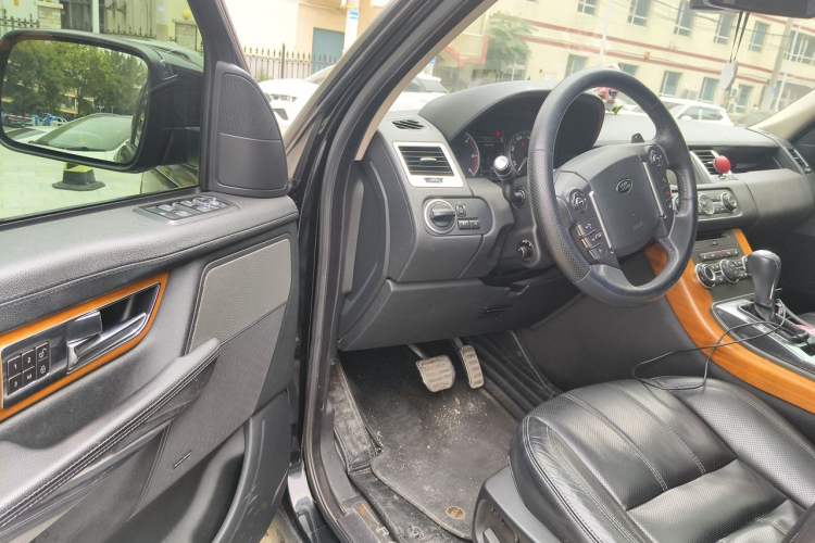 Used Land Rover Range Sport 2013 3.0 TDV6 Diesel Edition Driver Seat