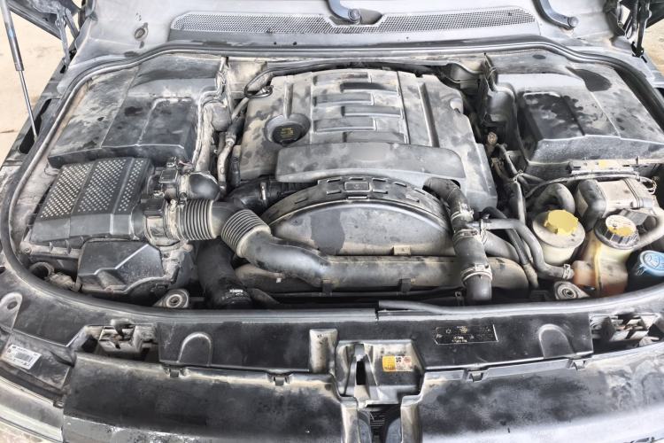 Used Land Rover Range Sport 2013 3.0 TDV6 Diesel Ultimate Sport Edition Engine Bay