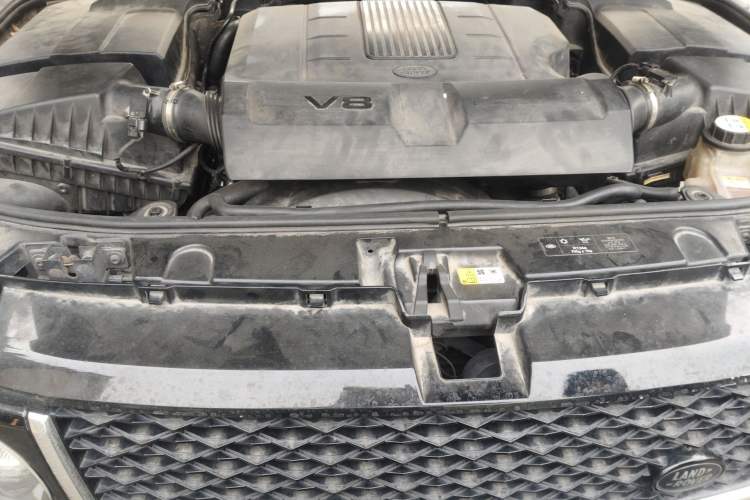 Used Land Rover Range Sport 2013 5.0 NA V8 HSE Engine Bay