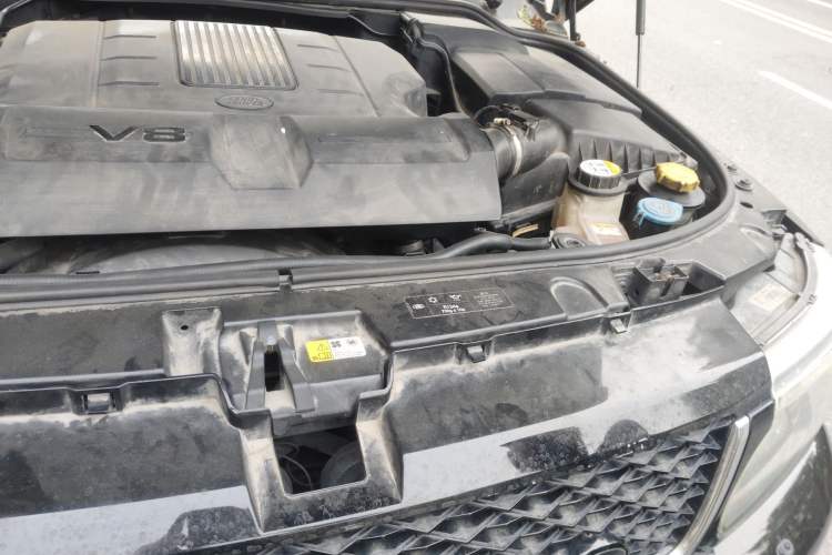 Used Land Rover Range Sport 2013 5.0 NA V8 HSE Engine Bay Left