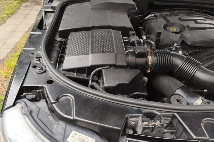 Used Land Rover Range Sport 2013 3.0 TDV6 Black Label Limited Edition Engine Bay Right