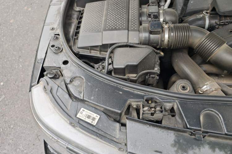 Used Land Rover Range Sport 2013 3.0 TDV6 Diesel Edition Engine Bay Right