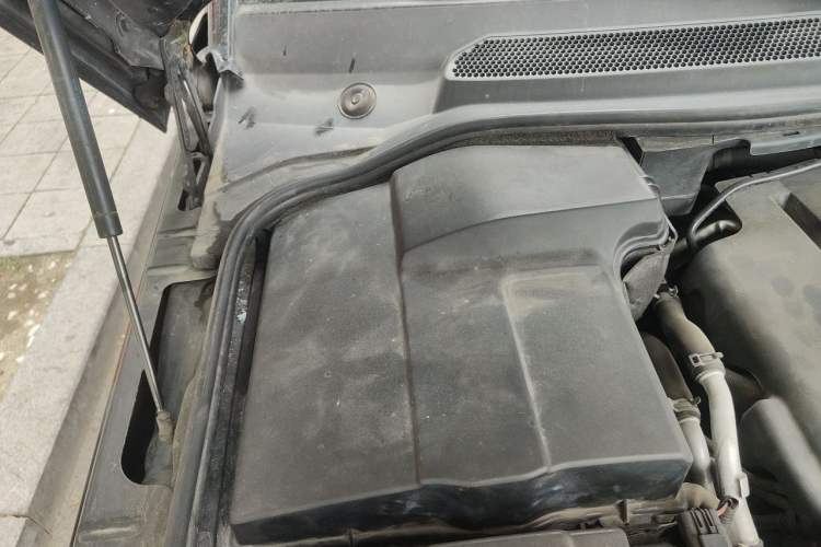 Used Land Rover Range Sport 2013 3.0 TDV6 Diesel Edition Engine Bay Right