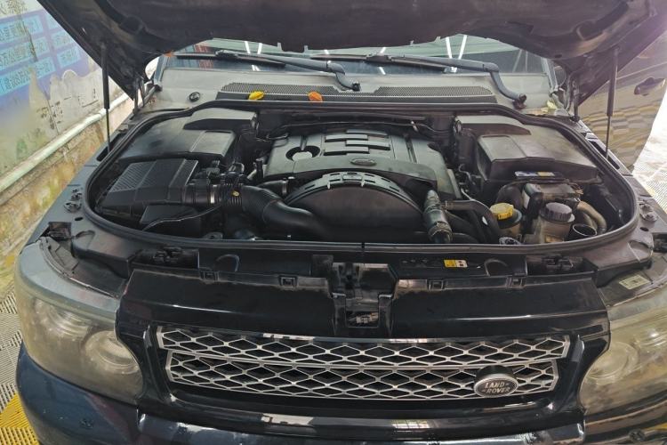 Used Land Rover Range Sport 2013 3.0 TDV6 Diesel Edition Engine Bay