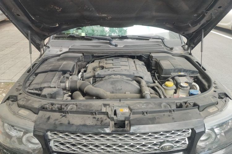 Used Land Rover Range Sport 2013 3.0 TDV6 Diesel Edition Engine Bay