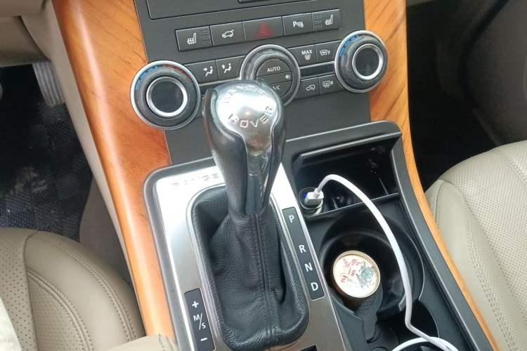 Used Land Rover Range Sport 2013 3.0 TDV6 Diesel Edition Gear Lever