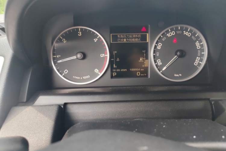 Used Land Rover Range Sport 2013 3.0 TDV6 Diesel Edition Odometer Close Up