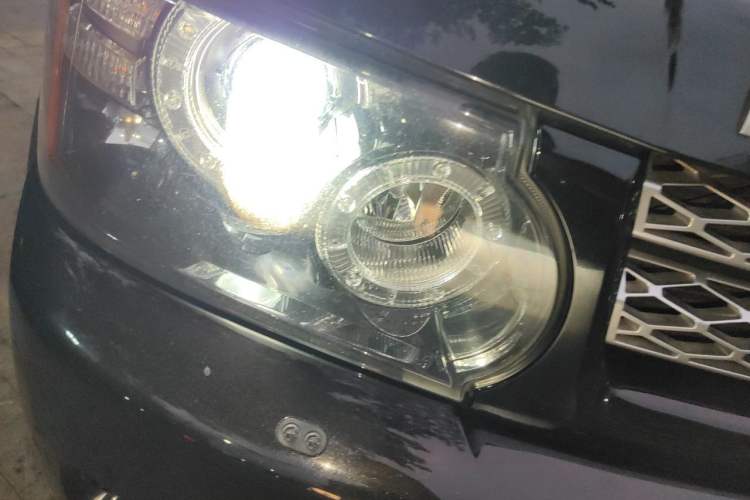 Used Land Rover Range Sport 2013 3.0 TDV6 Diesel Edition Right Front Headlight
