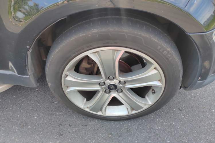 Used Land Rover Range Sport 2013 3.0 TDV6 Diesel Edition Right Front Wheel Hub