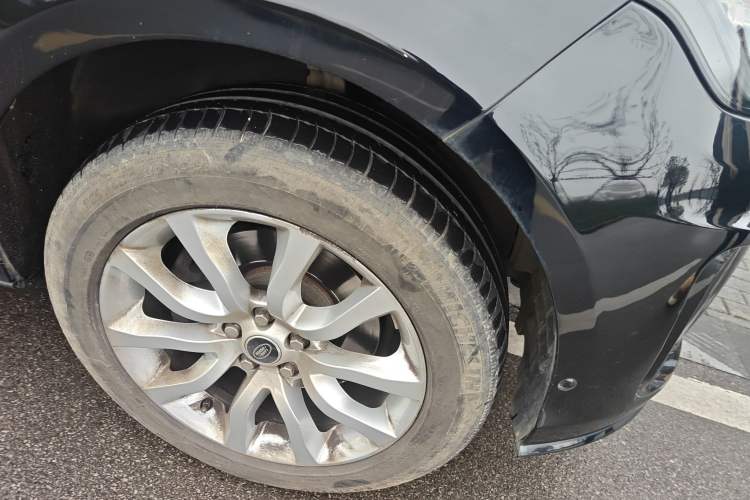 Used Land Rover Range Sport 2013 3.0 V6 U.S. Specification Right Front Wheel Hub