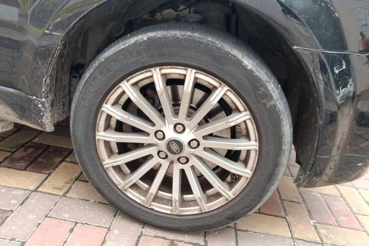 Used Land Rover Range Sport 2013 3.0 TDV6 Diesel Edition Right Front Wheel Hub
