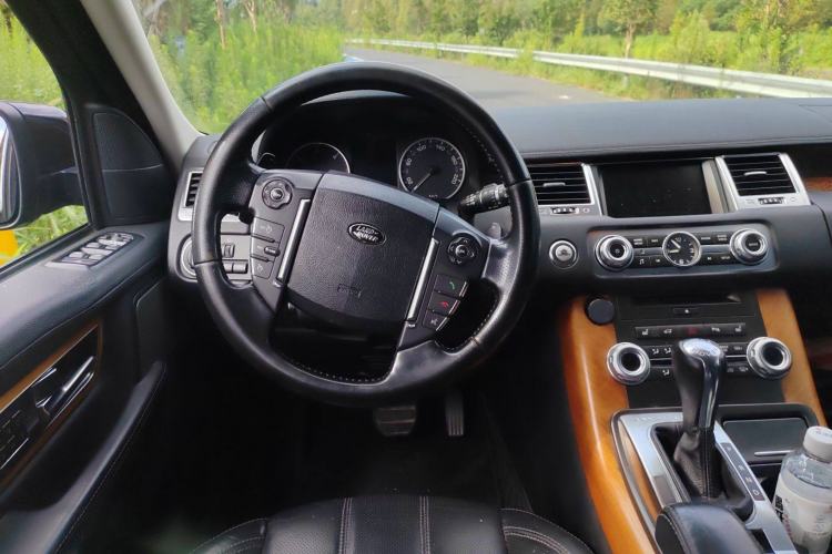Used Land Rover Range Sport 2013 3.0 TDV6 Diesel Edition Steering Wheel