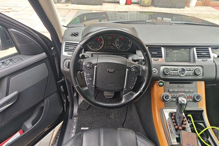 Used Land Rover Range Sport 2013 3.0 TDV6 Diesel Edition Steering Wheel