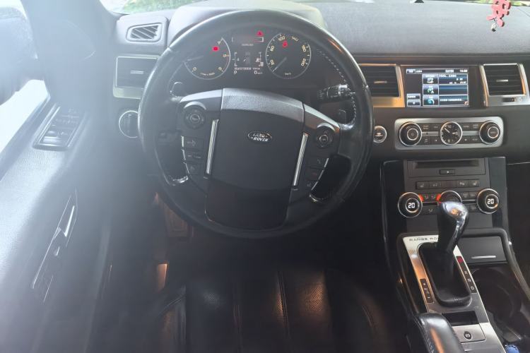 Used Land Rover Range Sport 2013 3.0 TDV6 Diesel Ultimate Sport Edition Steering Wheel