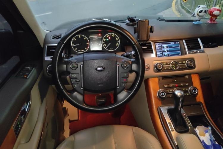 Used Land Rover Range Sport 2013 3.0 TDV6 Diesel Edition Steering Wheel