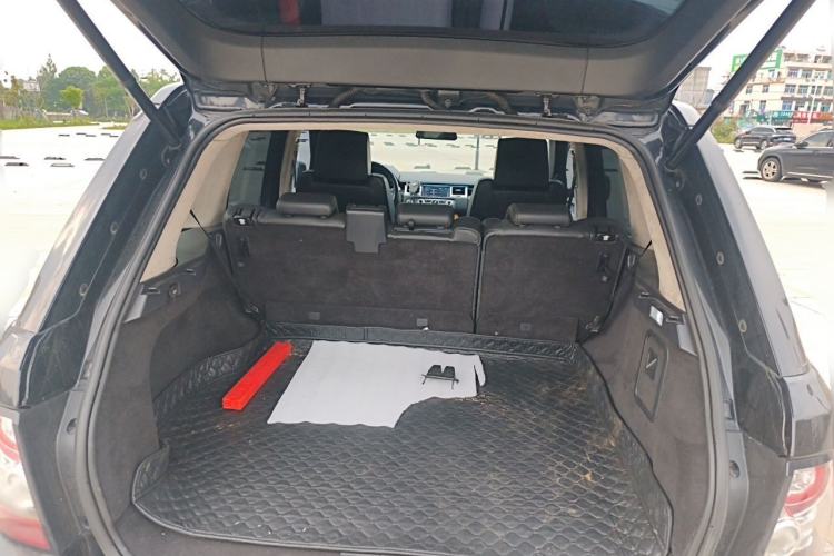 Used Land Rover Range Sport 2013 3.0 TDV6 Diesel Edition Trunk