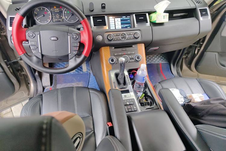 Used Land Rover Range Sport 2013 5.0 NA V8 HSE Center Console