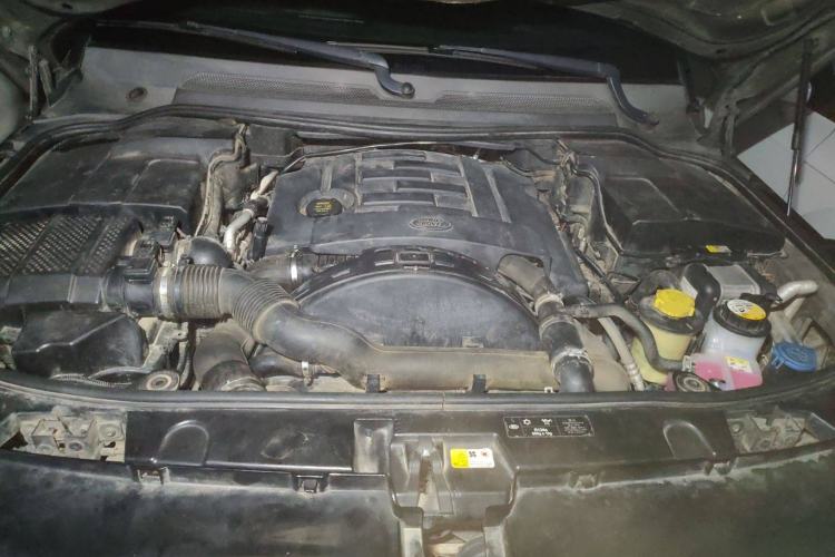 Used Land Rover Range Sport 2013 3.0 TDV6 Diesel Edition Engine Bay