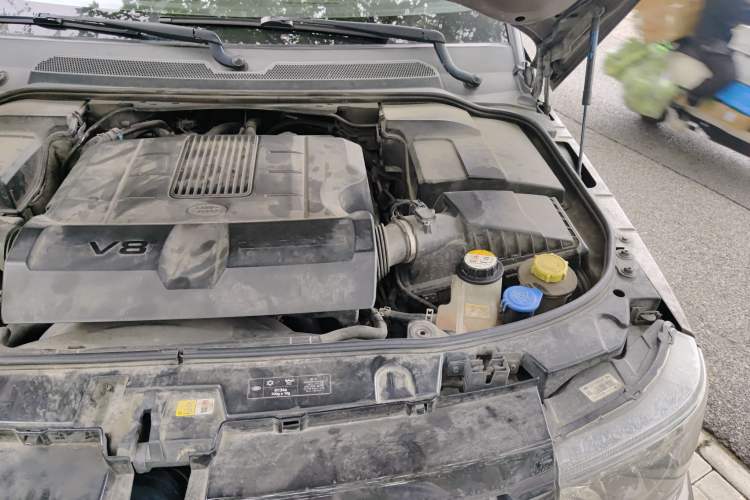 Used Land Rover Range Sport 2013 5.0 NA V8 HSE Engine Bay Left