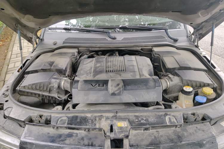 Used Land Rover Range Sport 2013 5.0 NA V8 HSE Engine Bay