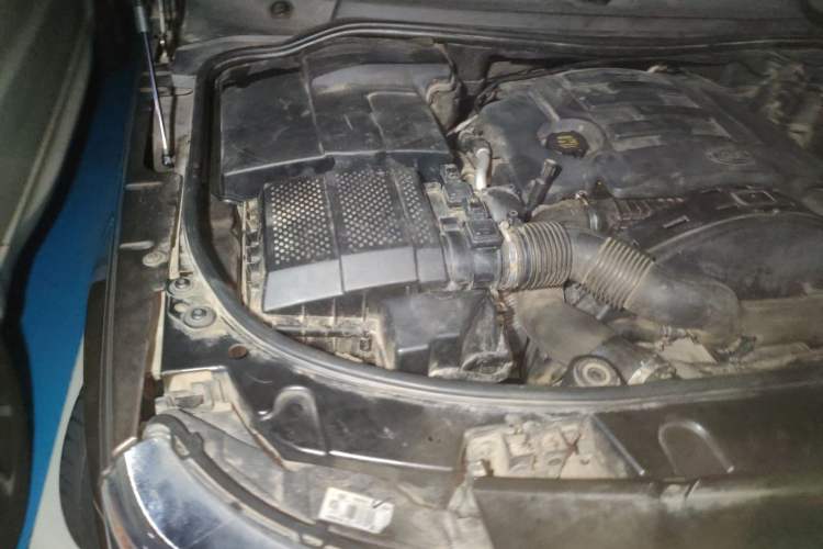 Used Land Rover Range Sport 2013 3.0 TDV6 Diesel Edition Engine Bay Right