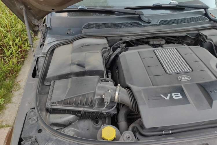 Used Land Rover Range Sport 2013 5.0 SC V8 HSE Engine Bay Right
